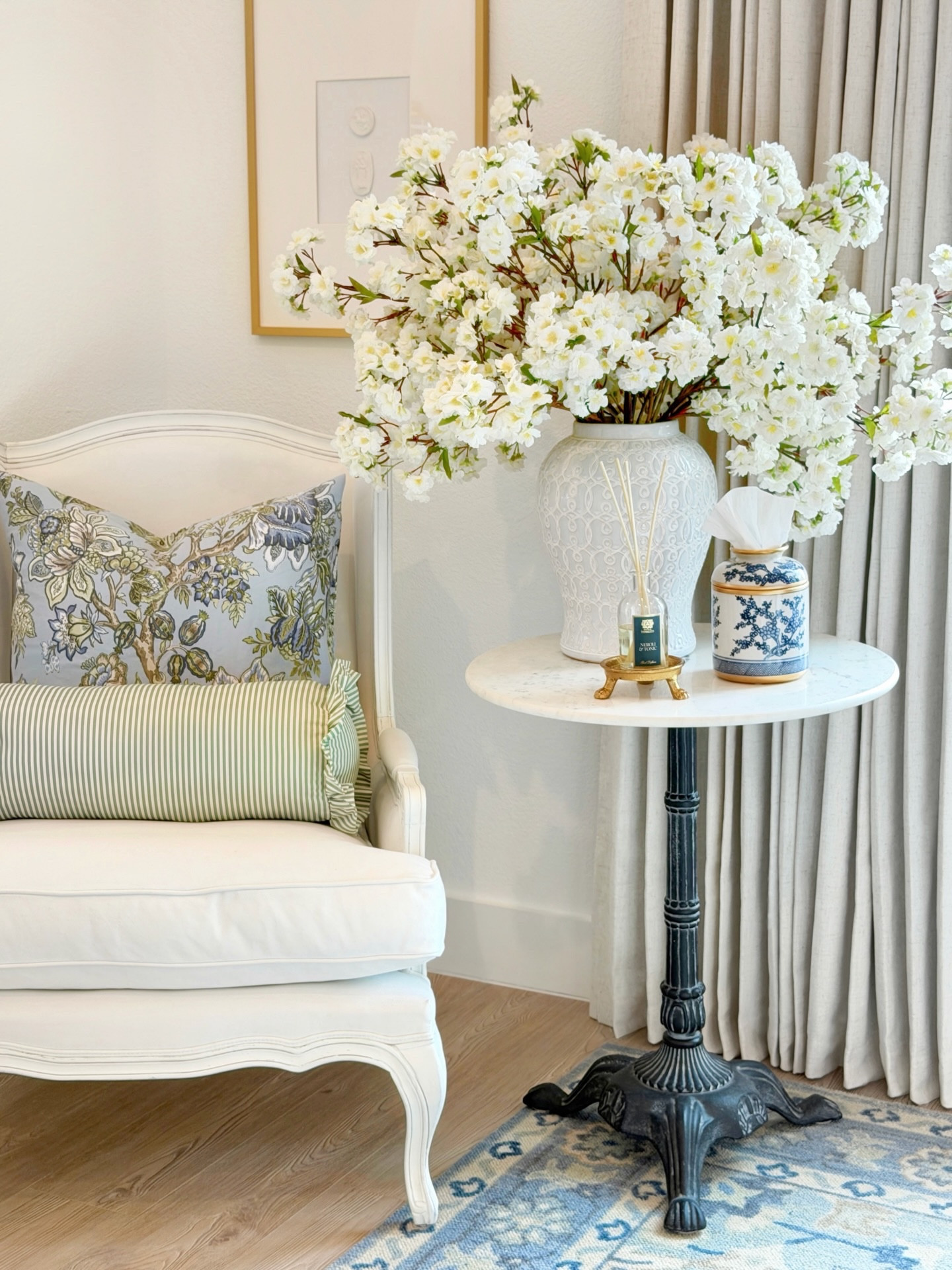  A few recent Amazon finds that instantly make a space feel more elevated—pretty, practical, and all under $100! 😍

https://liketk.it/6958v

#amazonhome #amazonfinds #springdecor #traditionaldecor #traditionalhome decor finds ltk liketkit ltkhome spring decor blue and white ginger jar chinoiserie pillow covers floral pillow spring pillows Etsy interior design home inspo Amazon ceramic chic tissue holder tissue box cover white and gold clock chappywrap throw blanket indoor outdoor pillows