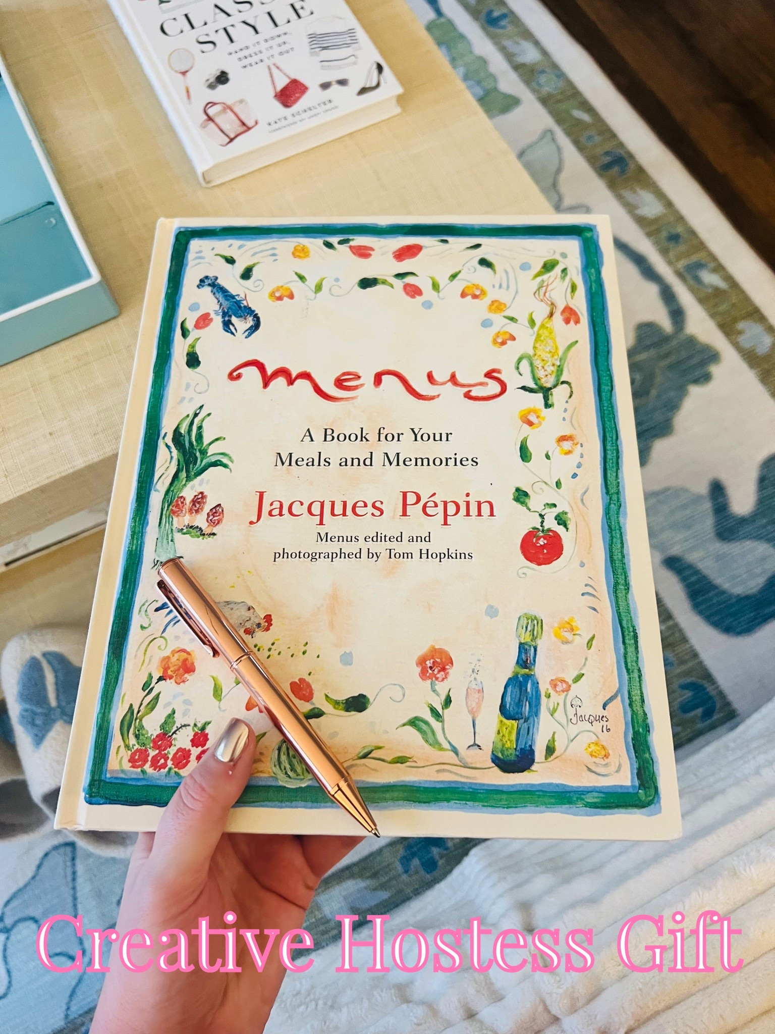 Hostess Gift: Menu journal for hosting! Perfect gift for the girl who likes to host all the time 

#LTKHome