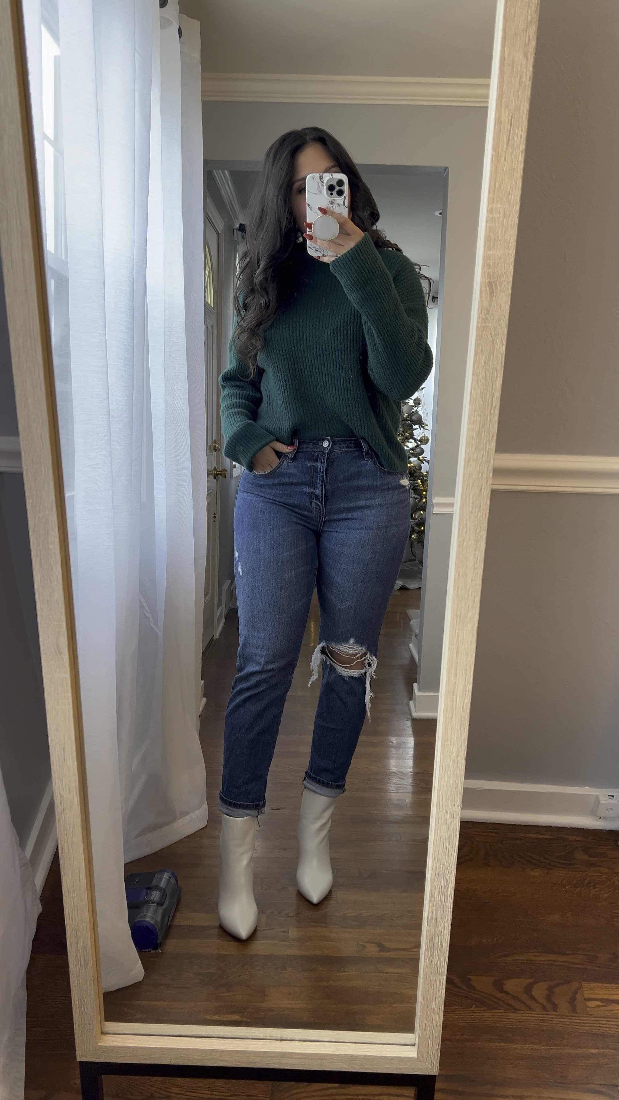 Happy Thanksgiving 🤍 these boots are a MUST HAVE for fall/winter. Obsessed is an understatement 😍

#LTKCyberWeek #LTKHoliday #LTKsalealert