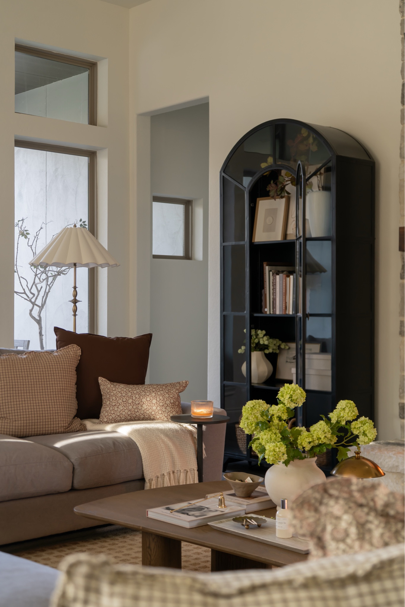 Living room 🤎

#LTKHome #LTKOver40 #LTKSaleAlert