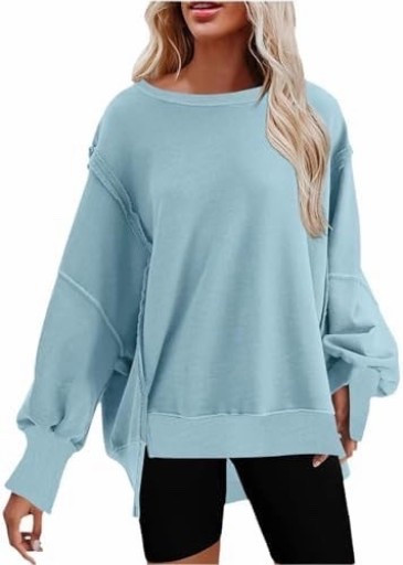 Light blue sweatshirt
Spring outfit 