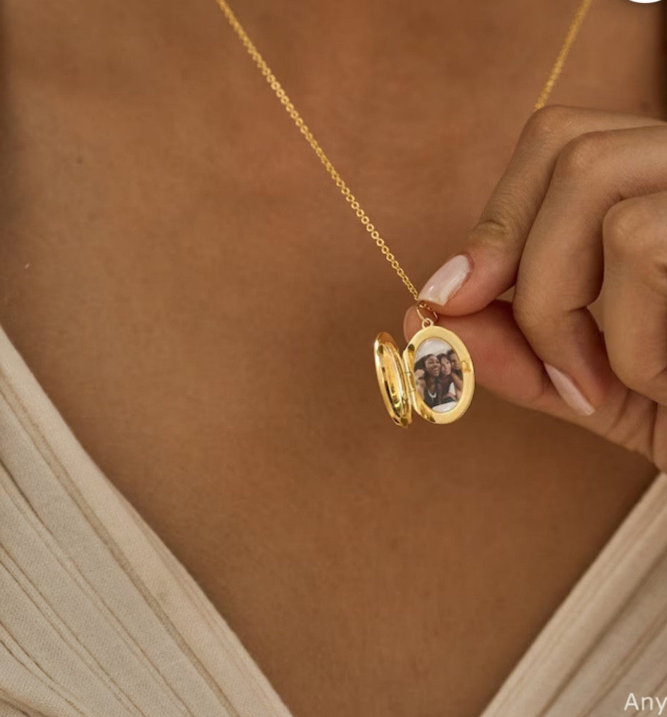 Locket @etsy @gift @jewelry #locket #gift 

#LTKStyleTip #LTKGiftGuide #LTKFindsUnder50