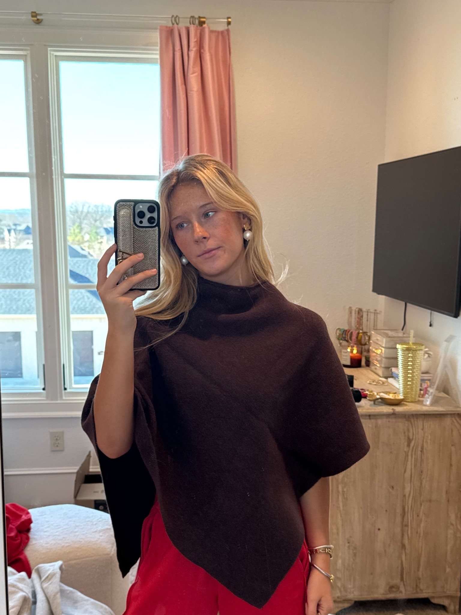 This shaw is my new staple!!!! So adorable but so cute 

#LTKSeasonal #LTKootd