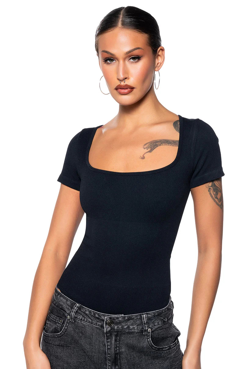 PAXTON SQUARE NECK SEAMLESS SHORT SLEEVE BODYSUIT IN BLACK | AKIRA
