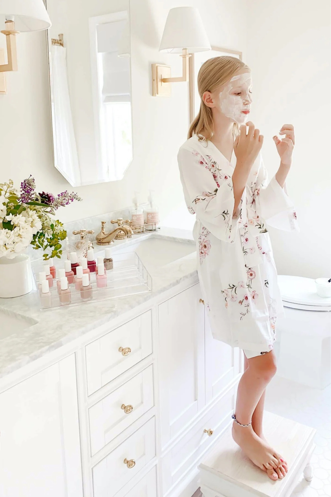 This clean and modern organizer holds up to 40 bottles of nail polish. 


#LTKFindsUnder50 #LTKSaleAlert #LTKHome