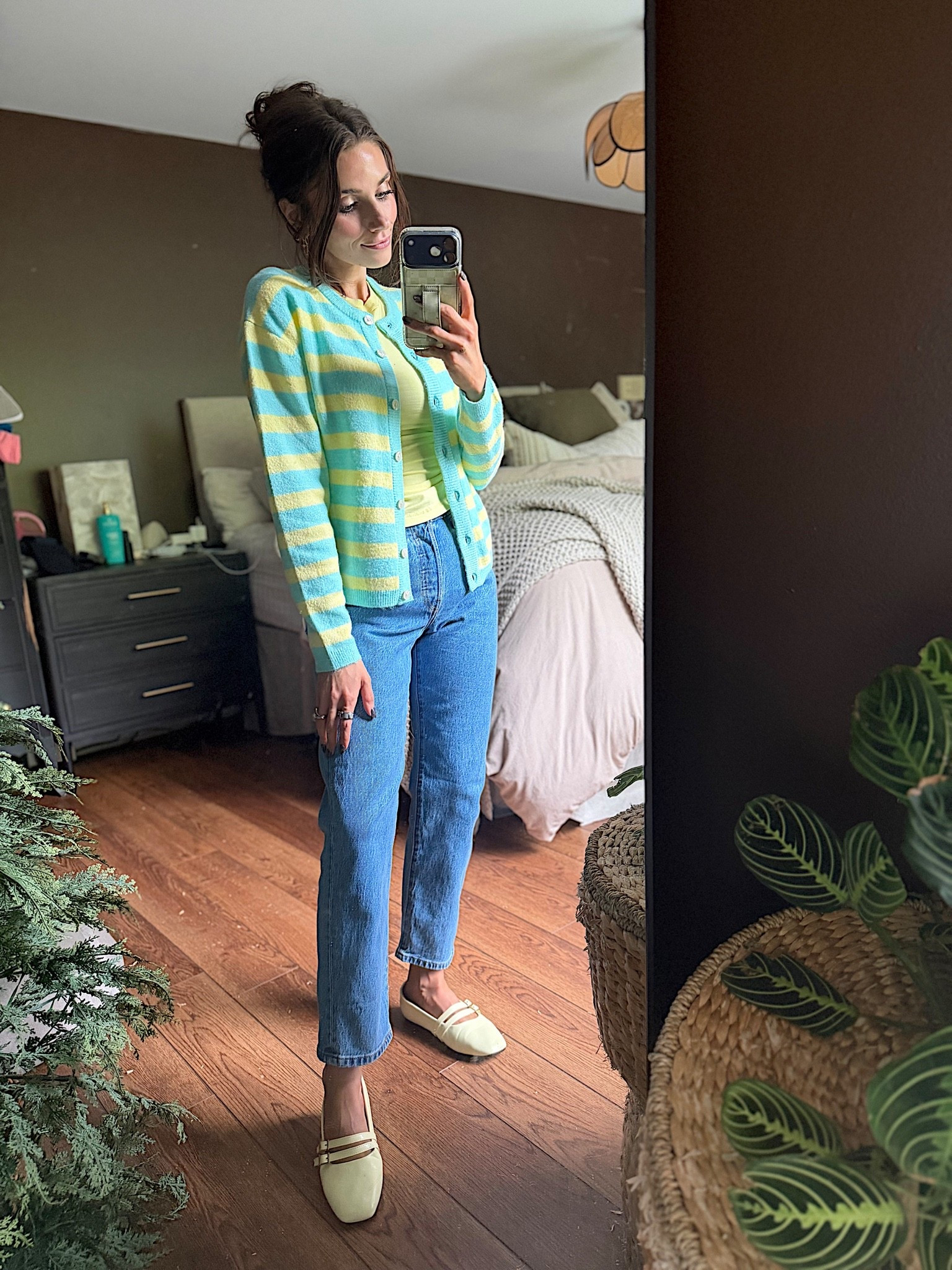 Dinner with kiddos and friends! Paired this buttery yellow top from Walmart from an older Target sweater along with my favorite @levi straight leg jean 🤍

#LTKmomlife #LTKPetite