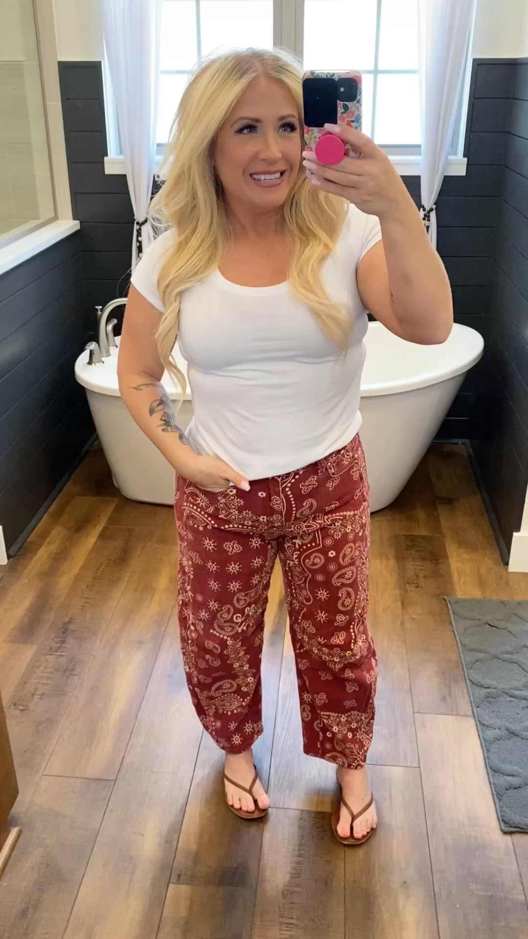 Barrel jeans with the best free people vibes. Comes in tons of different colors and patterns. If you’re in between sizes size up. ￼

#LTKSpringSale #LTKPetite #LTKOver40