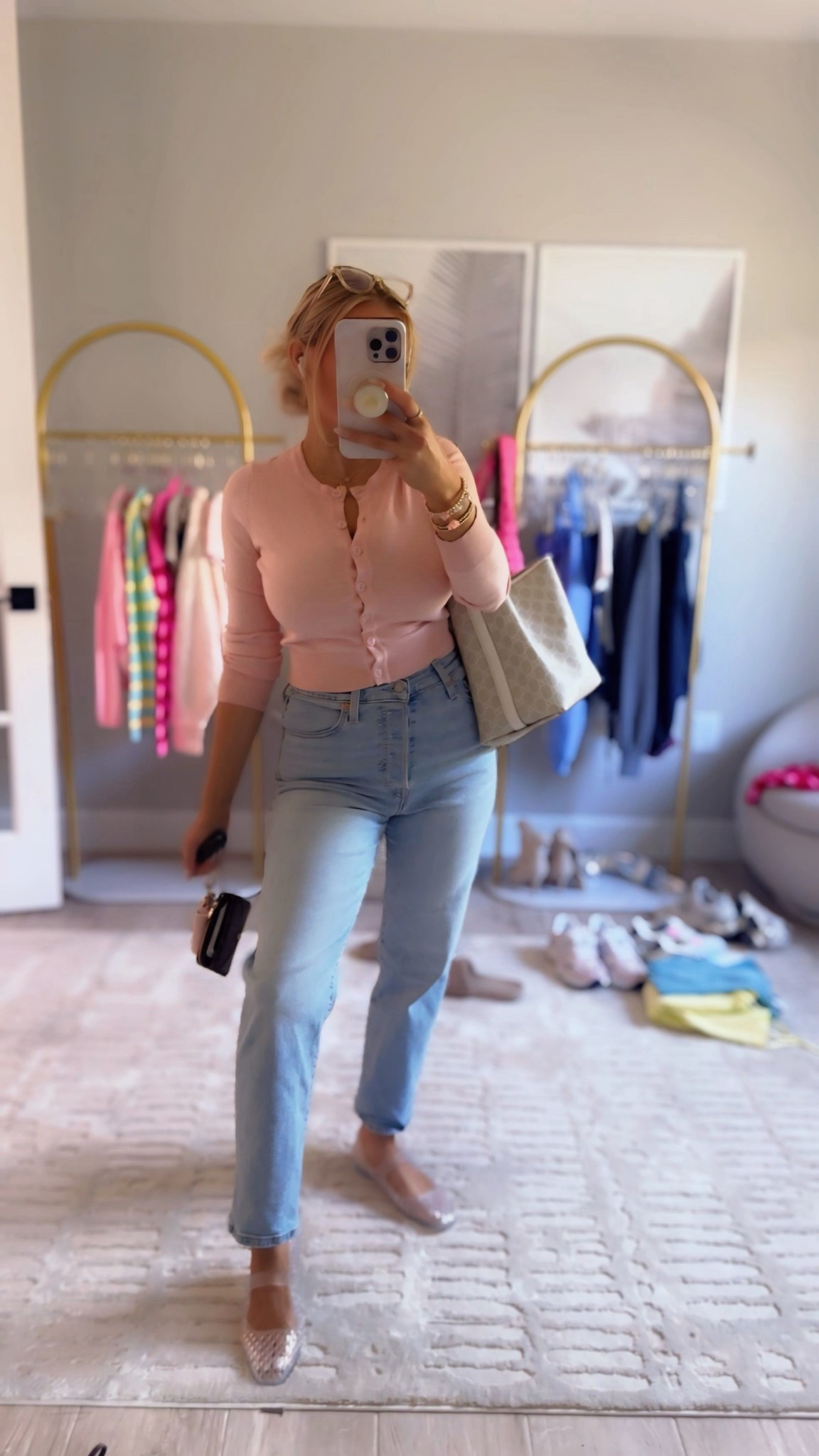 My go to jeans when I don’t wanna wear jeans that always make me feel amazing and match everything! 