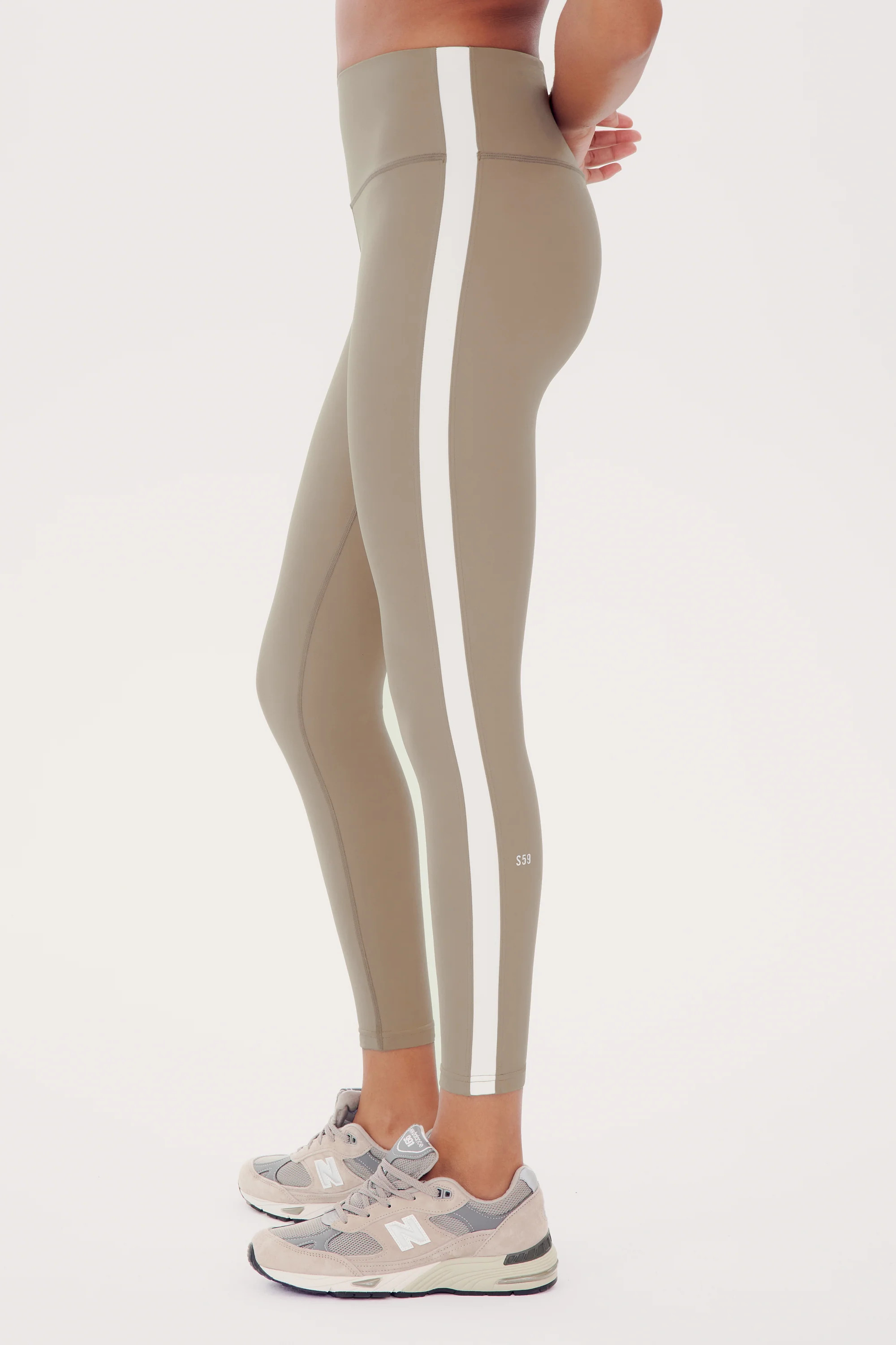 Clare High Waist Rigor 7/8 - Latte/White | SPLITS59 | Splits59.com