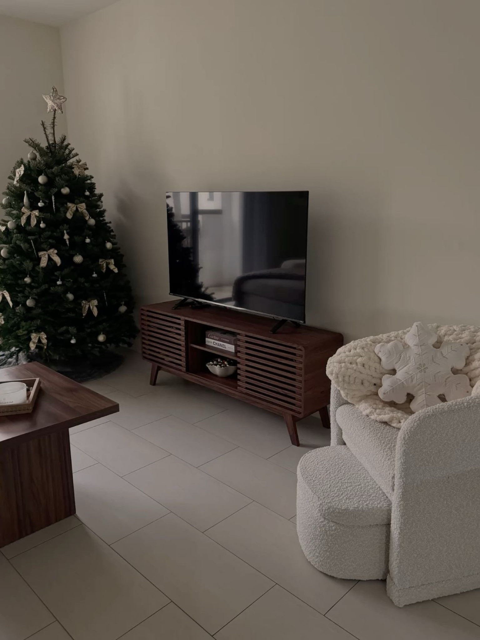 Neutral & minimal Christmas decor 🤍

#LTKHoliday #LTKHome