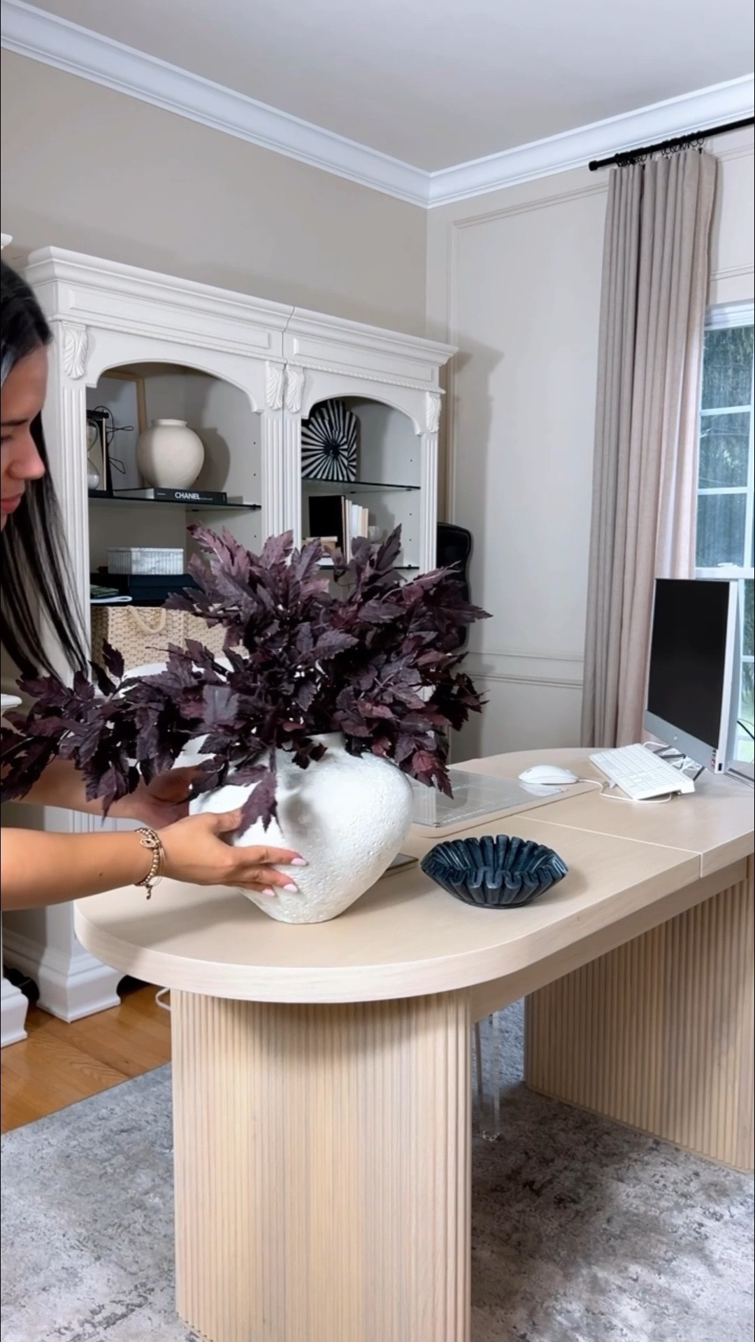 The viral designer lookalike Cimicifuga stems are BACK IN STOCK & on SALE!!! Available in 3, 6  & 10pack. I used 6 stems for this vase.
#amazonfind #designerinspired #falldecor #fallflorals #halloween #amazonhome #afloral #salealert

#LTKFindsUnder50 #LTKHome #LTKSeasonal