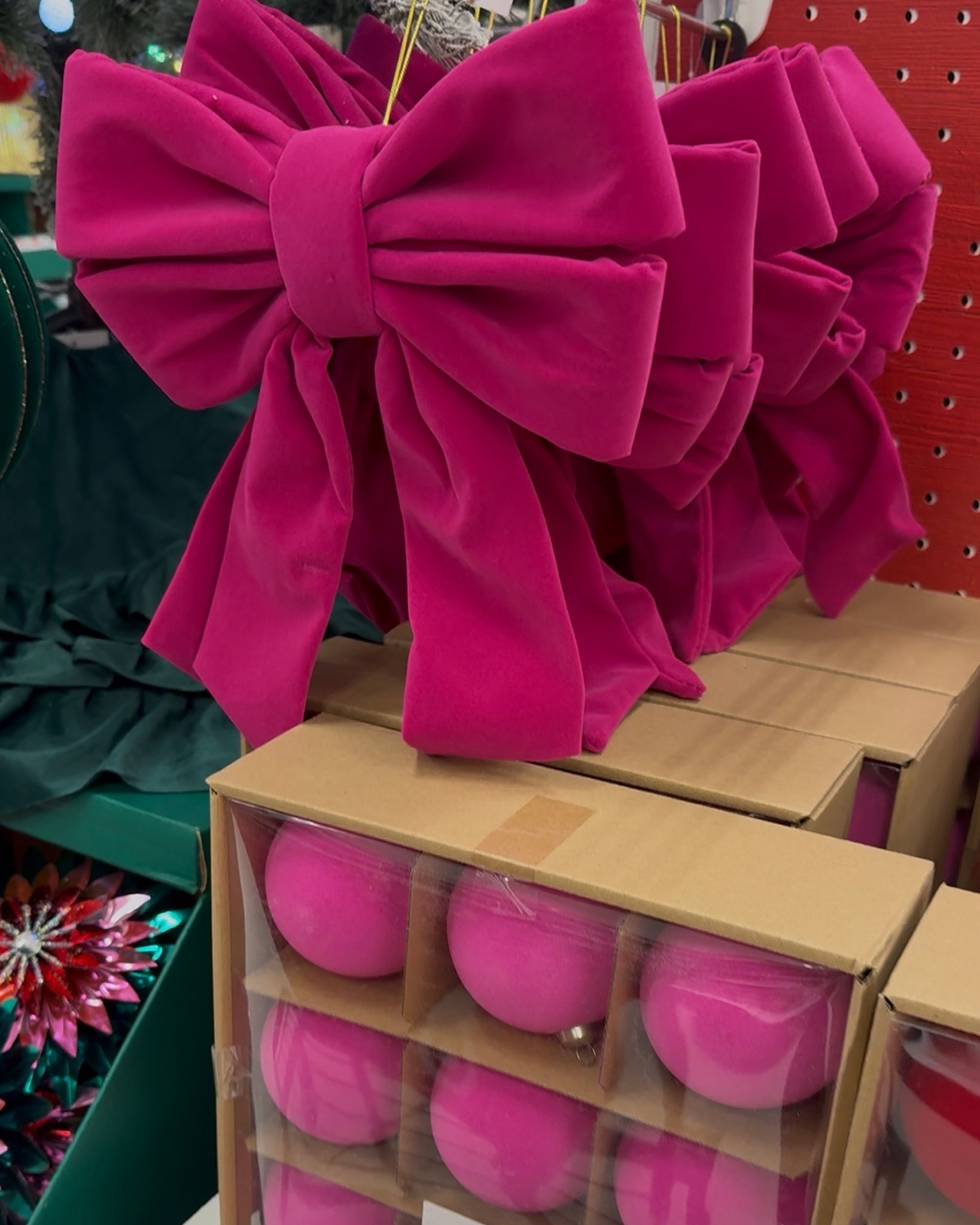 I’m here for the bows🎀🎄🎁

#bows #christmasbows #christmastree #christmasdecor #holidaydecor #homedecor

#LTKSeasonal #LTKHoliday #LTKHome