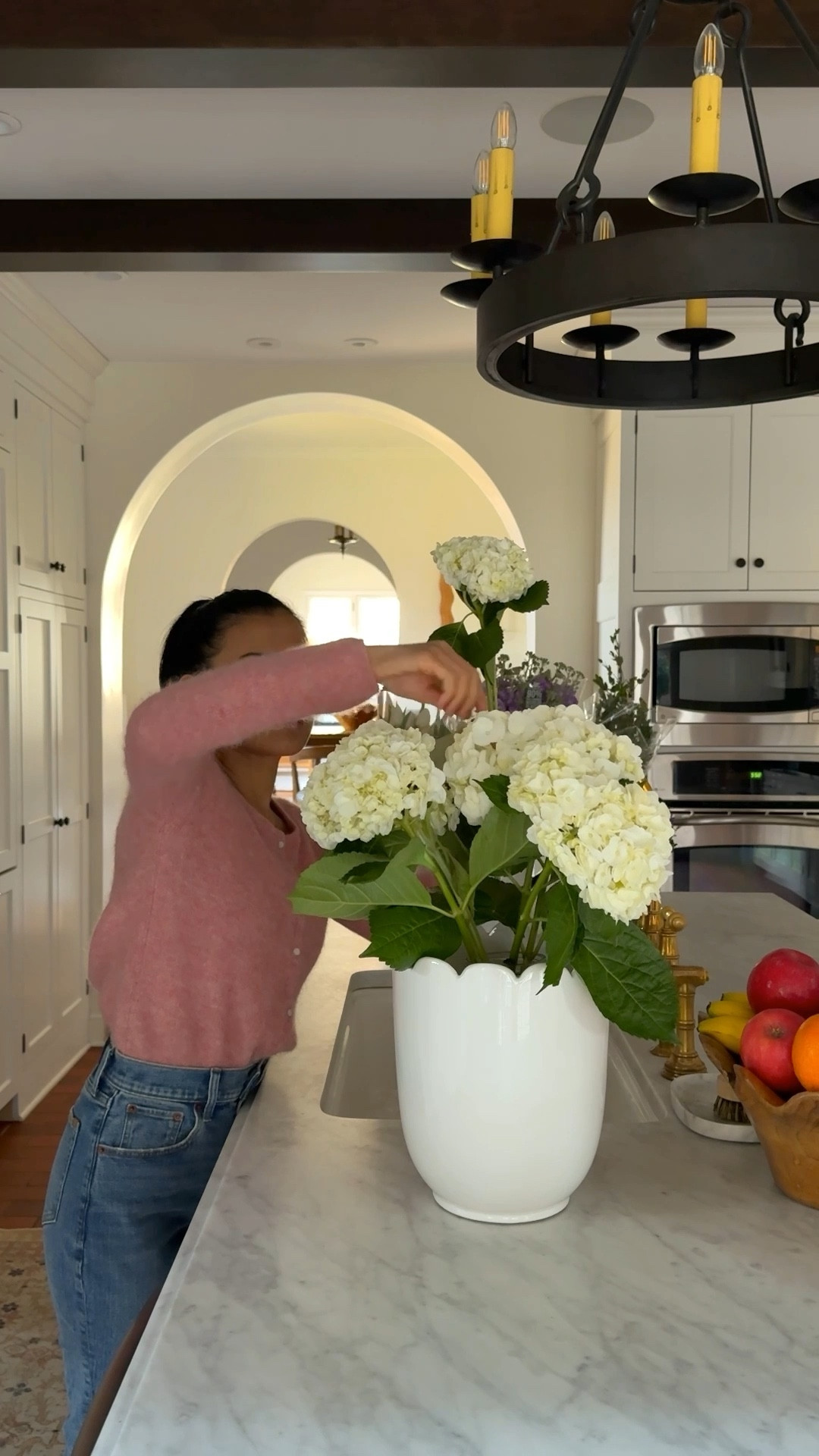 The scallops 😍! One of my favorite cachepot for indoor and outdoor. I use for potted plants or large flower arrangements and it makes a BIG statement! Linking this + other pretty cachepot and planters to get your home and outdoor patio ready for spring. Can’t wait to bring this outside for patio dinners + entertaining  when it gets warmer here! 

#Ad #WayfairPartner #wishyouwerehere #outdoor #Wayfair @wayfair 