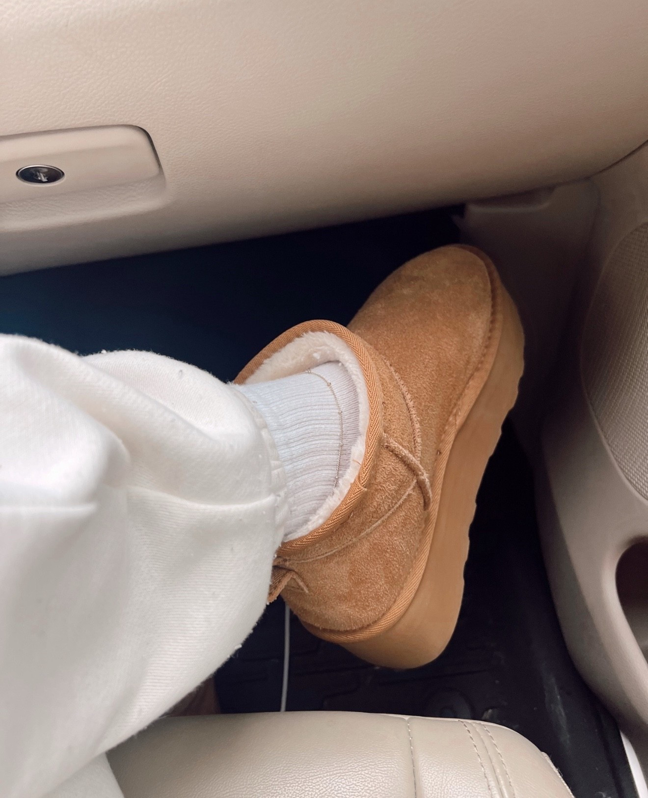 Cushionaire platforms on Amazon! 30% OFF ALO TODAY!
ugg dupe, winter shoes, cozy fit, amazon finds, Alo Yoga,  Alo sale,

#LTKSaleAlert #LTKootd #LTKGiftGuide