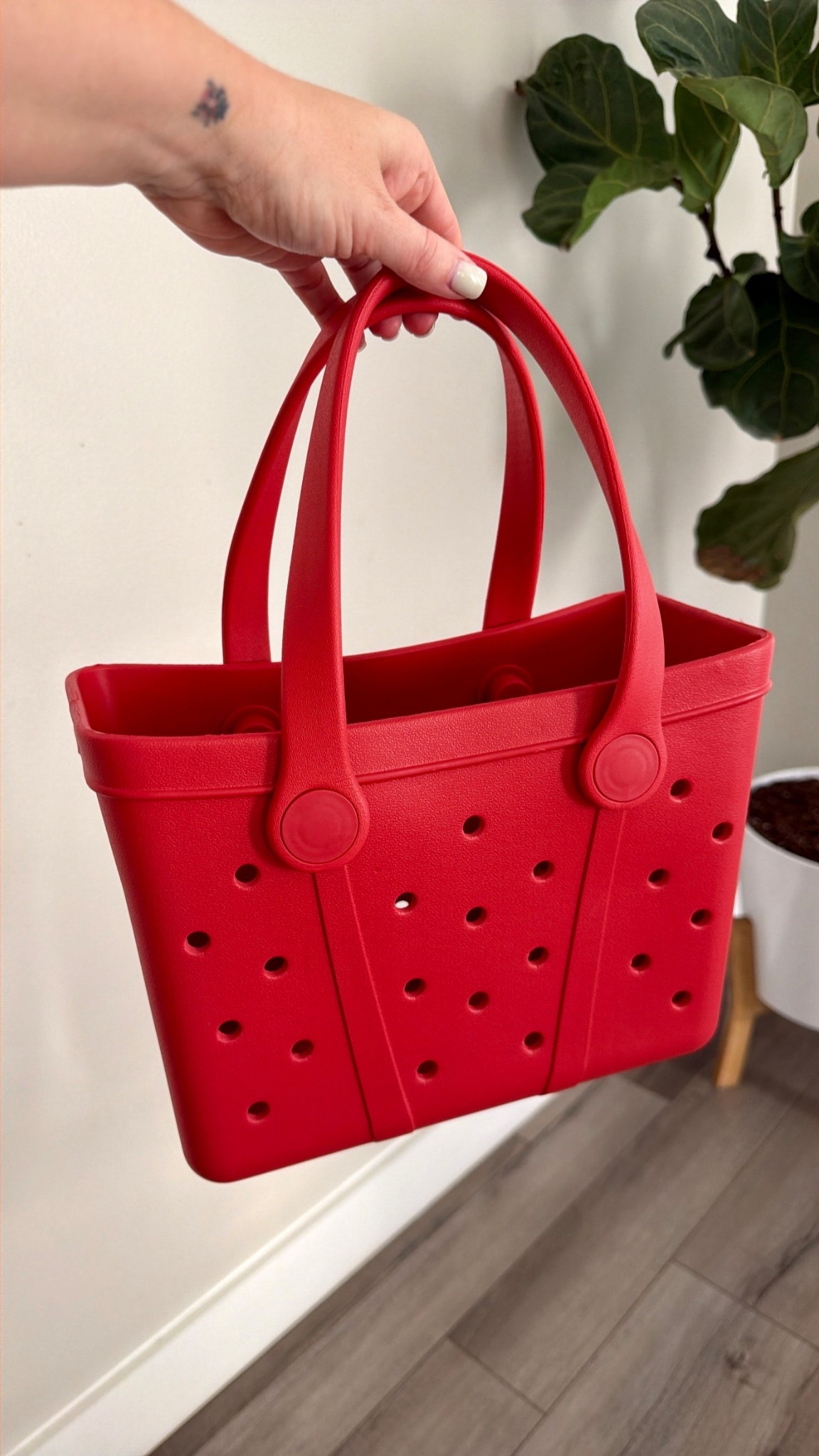 Mini Bogg bag dupe from Walmart for under $16 and I’m obsessed ❤️ Perfect little summer grab-and-go bag. I’ll be carrying this on date nights and all the red, white & blue holidays 🇺🇸 It also comes in a ton of cute colors!

#LTKMidsize #LTKOver40 #LTKmomlife