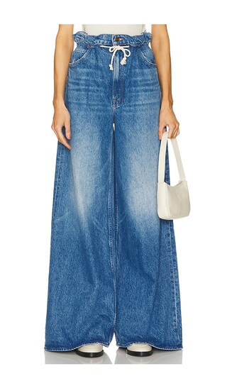 MOTHER The Doggie Bag Heel Jeans. - size 25 | Revolve Clothing (Global)