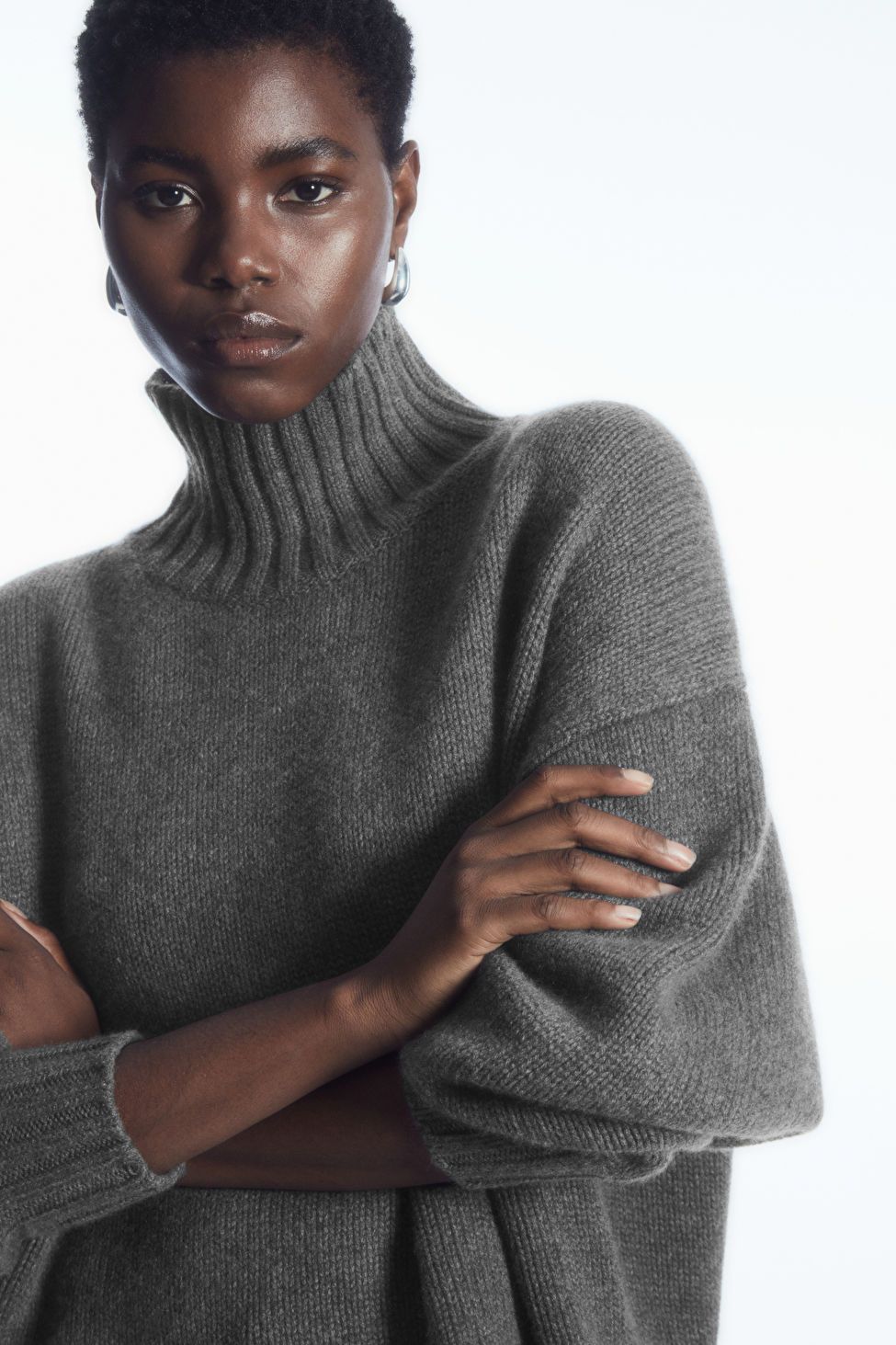 CHUNKY PURE CASHMERE TURTLENECK JUMPER | COS UK