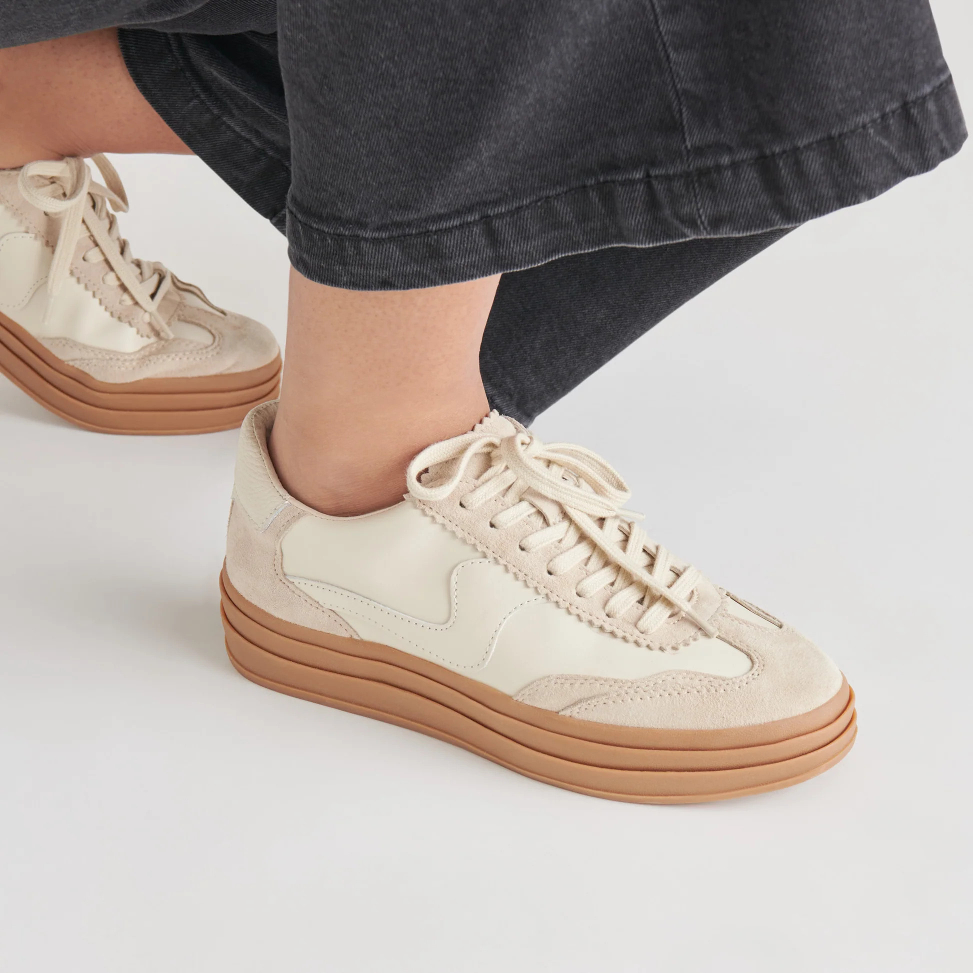 Notice X Sneakers | DolceVita.com