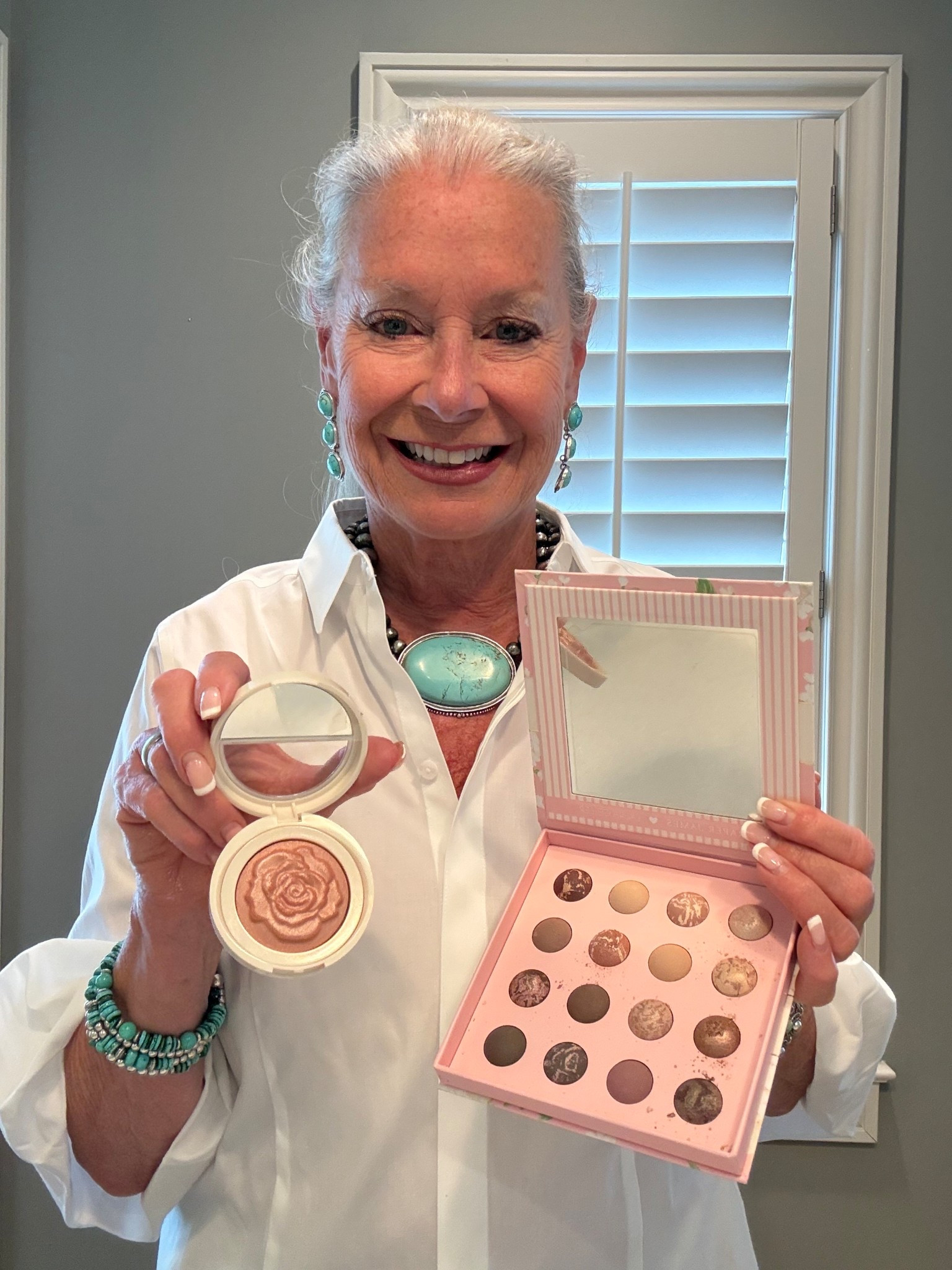 Just in time for Mother’s Day!
Draper James x Laura Geller Beauty have partnered on this limited edition collection!


#LTKBeauty #LTKMothersDay #LTKOver40