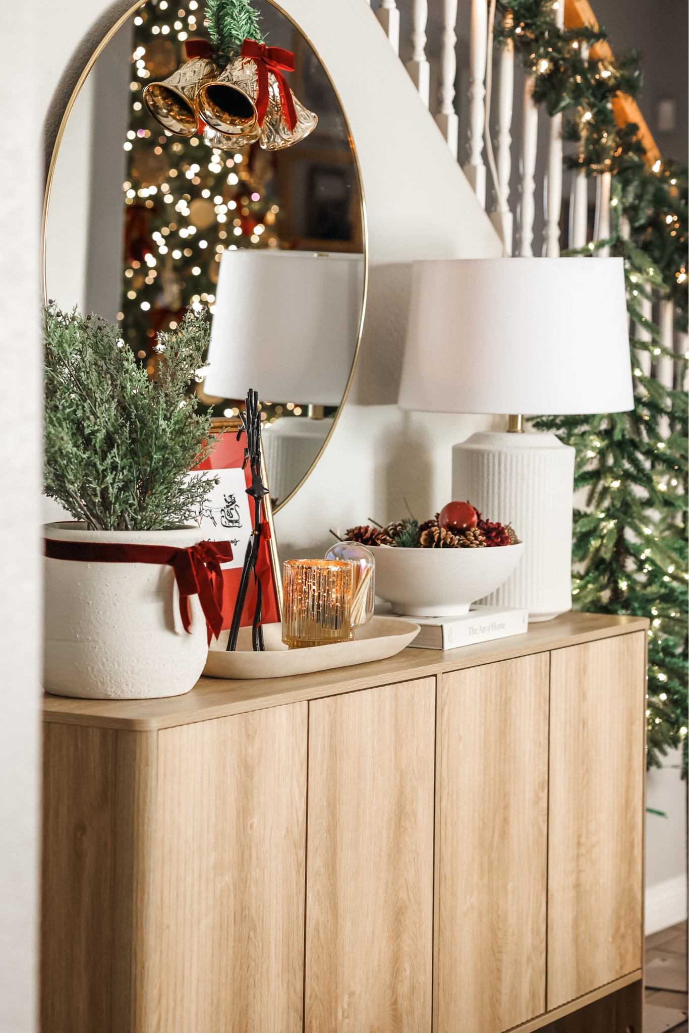 Christmas entryway table styling ✨

#LTKHome #LTKSeasonal #LTKHoliday