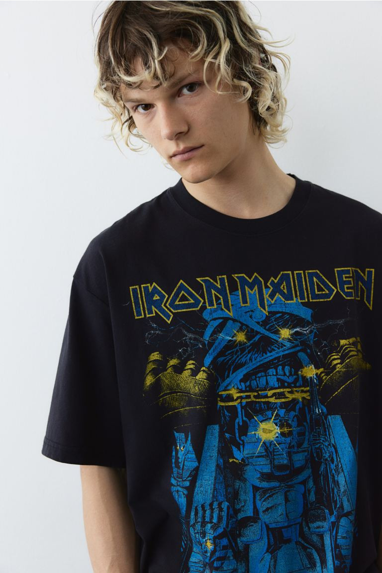 Loose Fit Printed T-shirt - Round Neck - Short sleeve - Black/Iron Maiden - Men | H&M US | H&M (US + CA)