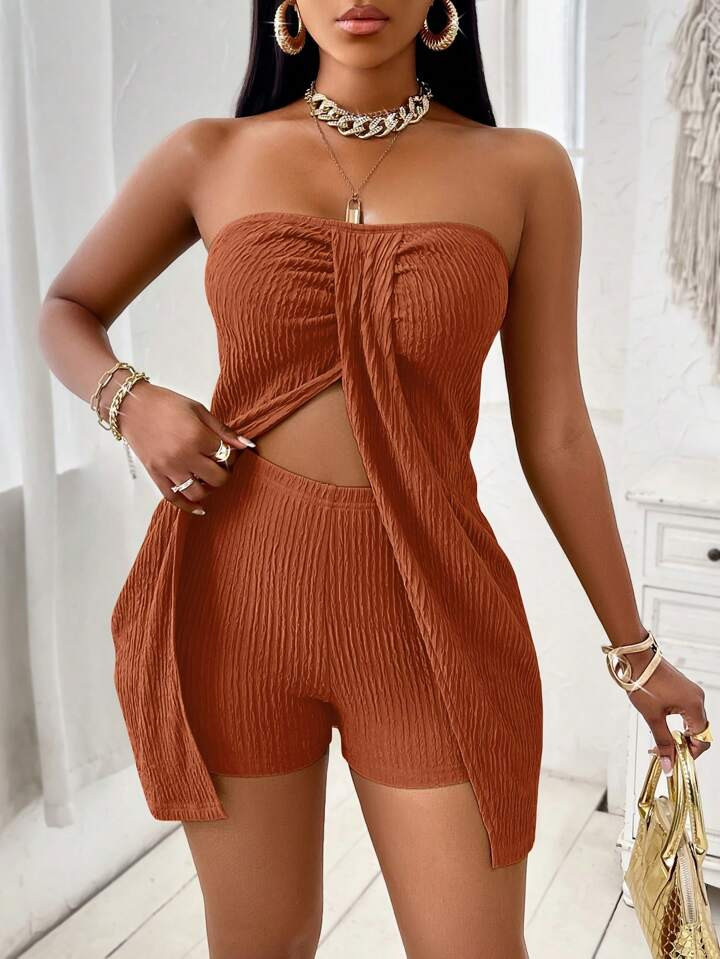 VaVaBold Solid Color Twisted Front Split Green Strapless Top And Shorts Set With Textured Fabric ... | SHEIN