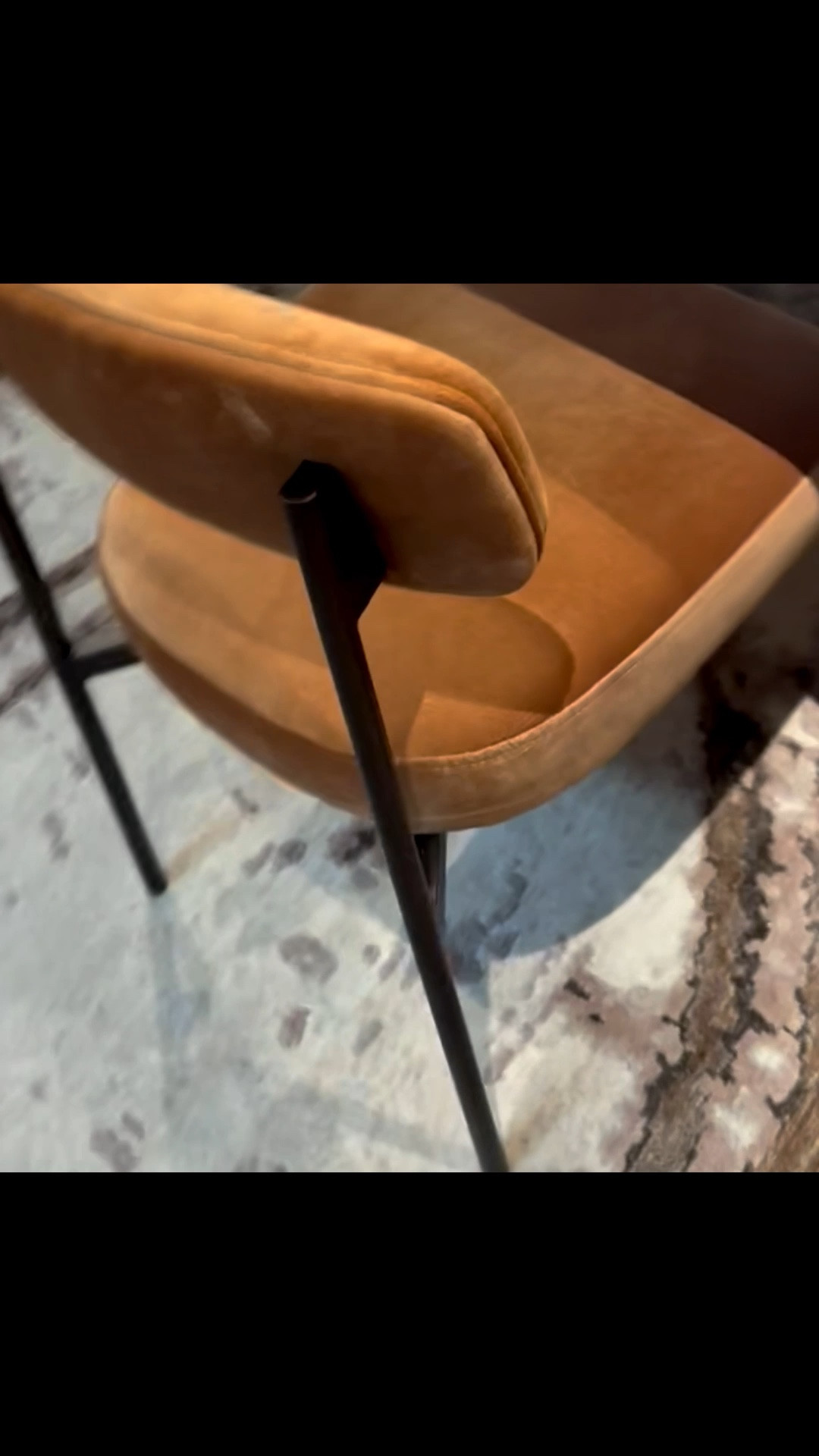 A refined dining chair paired with a soft hand-knotted rug — simple, comfortable, and quietly elevated. The kind of detail that makes a dining space feel more inviting.

Don’t miss Arhaus’ current promotion — a perfect moment for a spring refresh. Linked here.
#DiningChair
#AreaRug
#HandKnottedRug
#Arhaus
#DiningRoomStyle
#SpringRefresh
#ElevatedInteriors

#LTKFestival #LTKSaleAlert #LTKHome