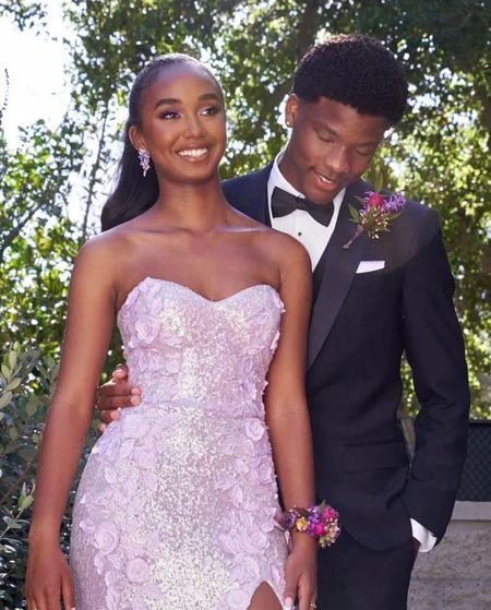 You ask, we answer! @sashae_makin_my_dreams_reality says, “Deets on the dress plz” #chancecombs headed to prom with #chloebailey and #hallebailey ‘s brother #bransonbailey wearing a @jovanifashions ice pink sweetheart floral #promdress. Swipe for details and find a link to purchase below . 

https://bit.ly/3JIqaUj

So cute!
#chancecombsfbd #feelingjovani #jovani