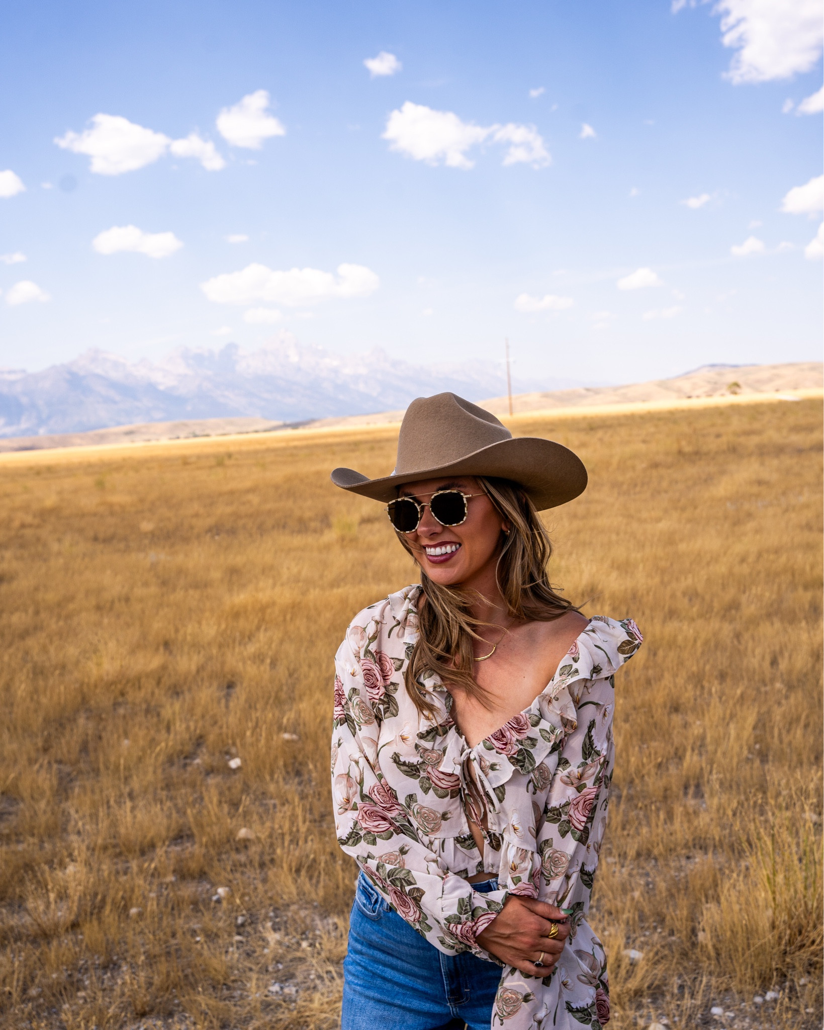 long live cowgirls 🤠🌾🫶🏻🍂

Western fashion, cowgirl aesthetic, cowboy style, Jackson hole, fall fashion, Wyoming 

#LTKStyleTip #LTKSeasonal #LTKFindsUnder100