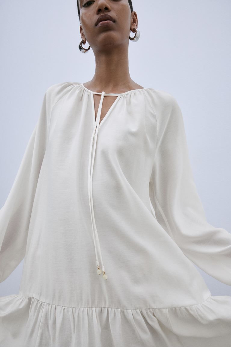 Tie-detail dress - Round neck - Long sleeve - White - Ladies | H&M GB | H&M (UK, MY, IN, SG, PH, TW, HK)