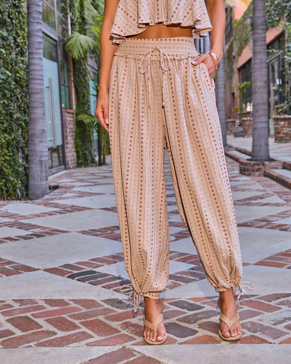 Shoreline Chic Tapered Relaxed Floral Print Pant | VICI