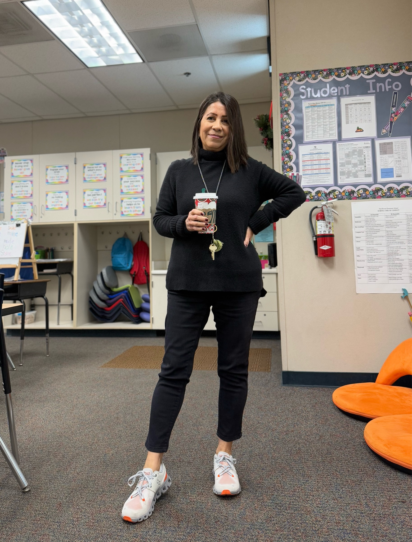 Casual monochromatic outfit 🖤



J.Crew | Turtleneck sweater 
Petite skinny jeans 
On sneakers 

#LTKActive #LTKStyleTip #LTKSaleAlert