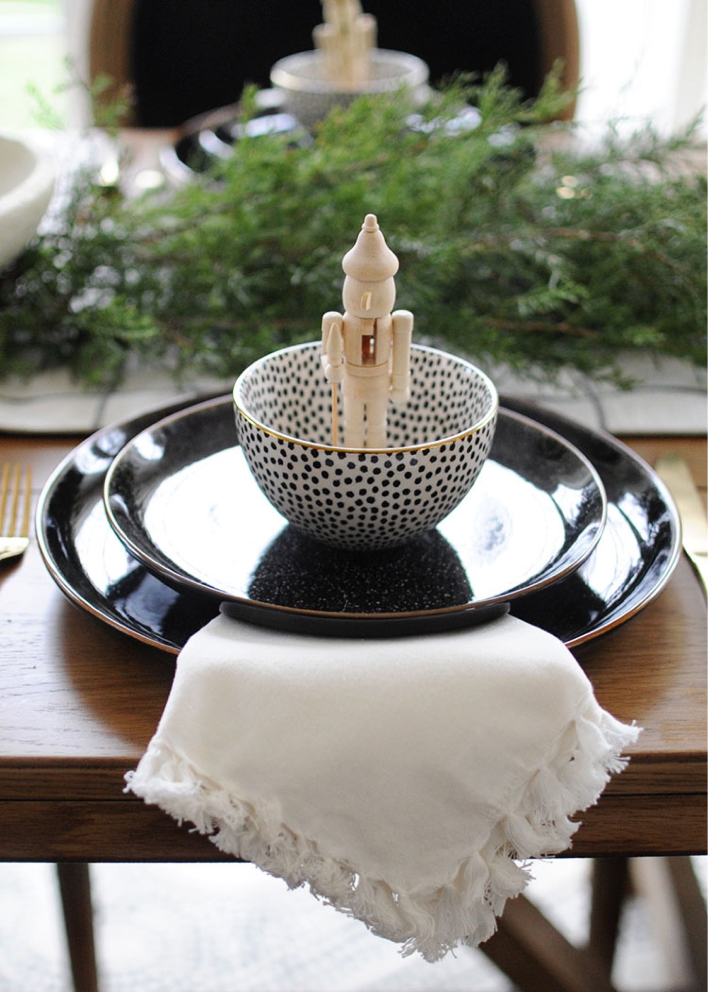 I love these little nutcrackers! #nutcrackers #mininutcrackers #christmastable

#LTKhome #LTKHoliday #LTKSeasonal