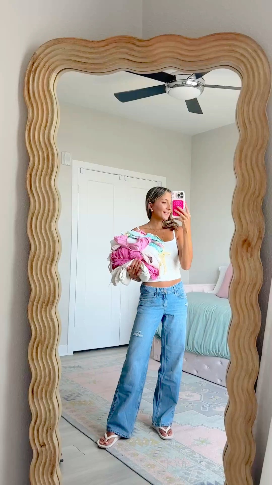 the cutest spring try on haul from Hollister featuring spring outfit ideas. wearing an XS in tops and dresses and a 00 regular in jeans 

#LTKootd