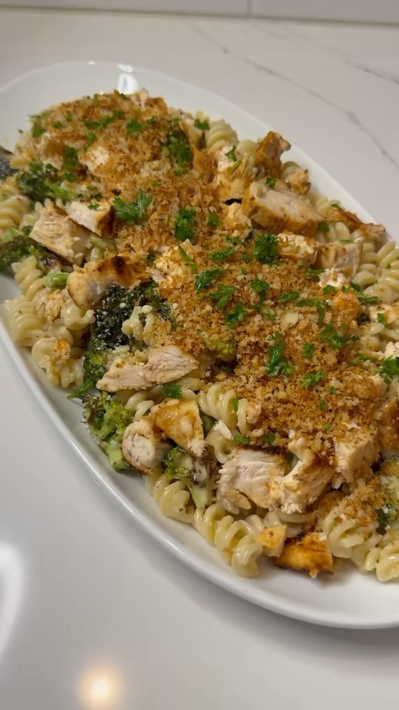 Let’s make Chicken Broccoli Caesar Pasta Salad! 
Here’s the recipe ❤️
https://wolfcaster.kitchen/recipes/f/chicken-broccoli-caesar-pasta-salad

#LTKdayinmylife #LTKfoodie #LTKHome