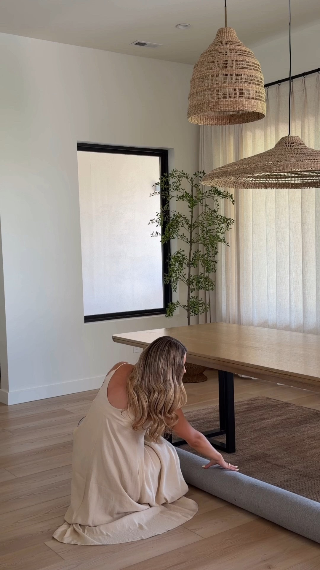 The easiest way to change the feel of a room? Start with the rug.

I’ve been searching for the right one for this space, and the SAPNA Hand-Tufted Rug from @joonloloi was the perfect finishing touch. It adds just the right amount of warmth and texture while keeping the light, organic look I love.