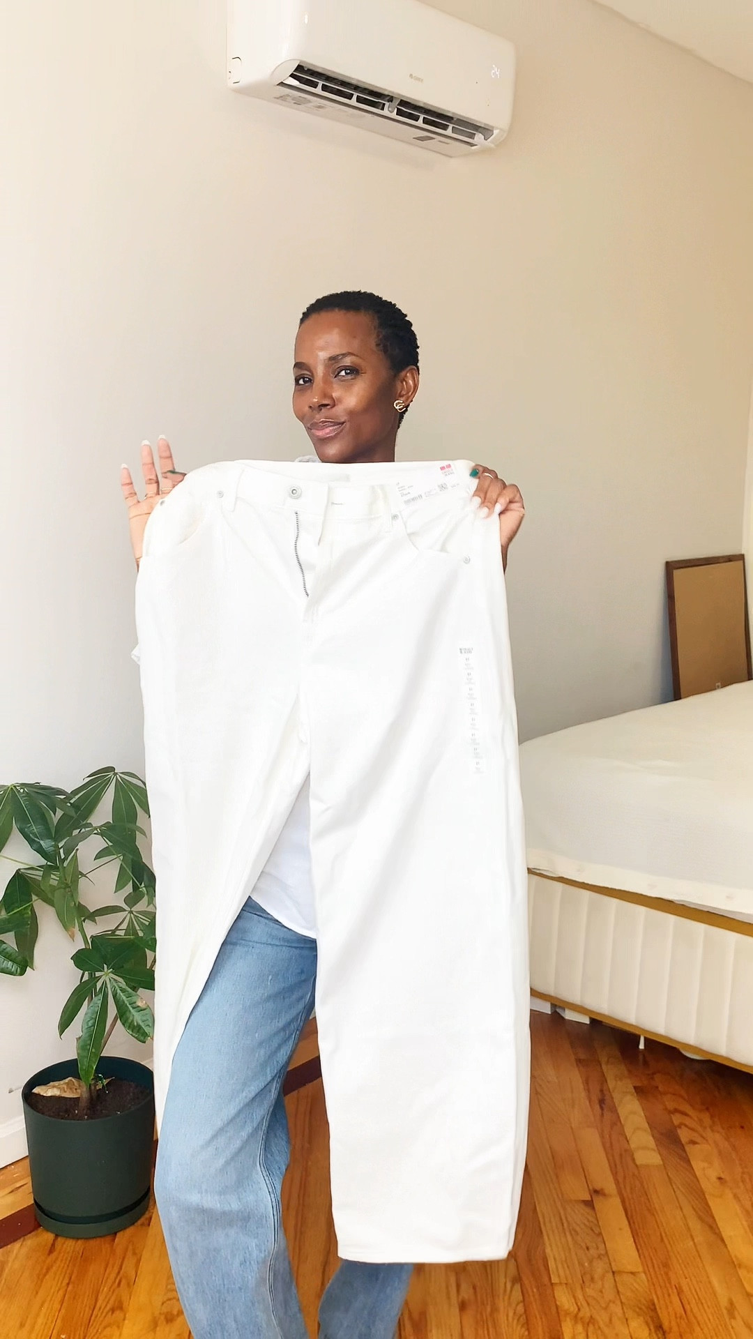 Sharon a Uniqlo haul with some of my favorite everyday essentials that are easy to make and match these pieces are perfect for building effortless outfit that feels clean, modern and wearable. White jeans, brown barrel pan, white mini tea, red sock, mini shoulder bag, striped button down shirt, each piece work on its own, but also paired perfectly together for multiple outfit combinations from casual days to elevate every day look easy makes and match wardrobe stable, minimal clean, aesthetic perfect for every day outfit, comfortable and versatile pieces. #LTKUniqlohaul #LTKUniqlofinds #LTKEverydayoutfits #LTKMinimalstyle #LTKCapsulewardrobe #LTKBarrelpants #LTKWhitetee

#LTKTall #LTKootd #LTKOver40