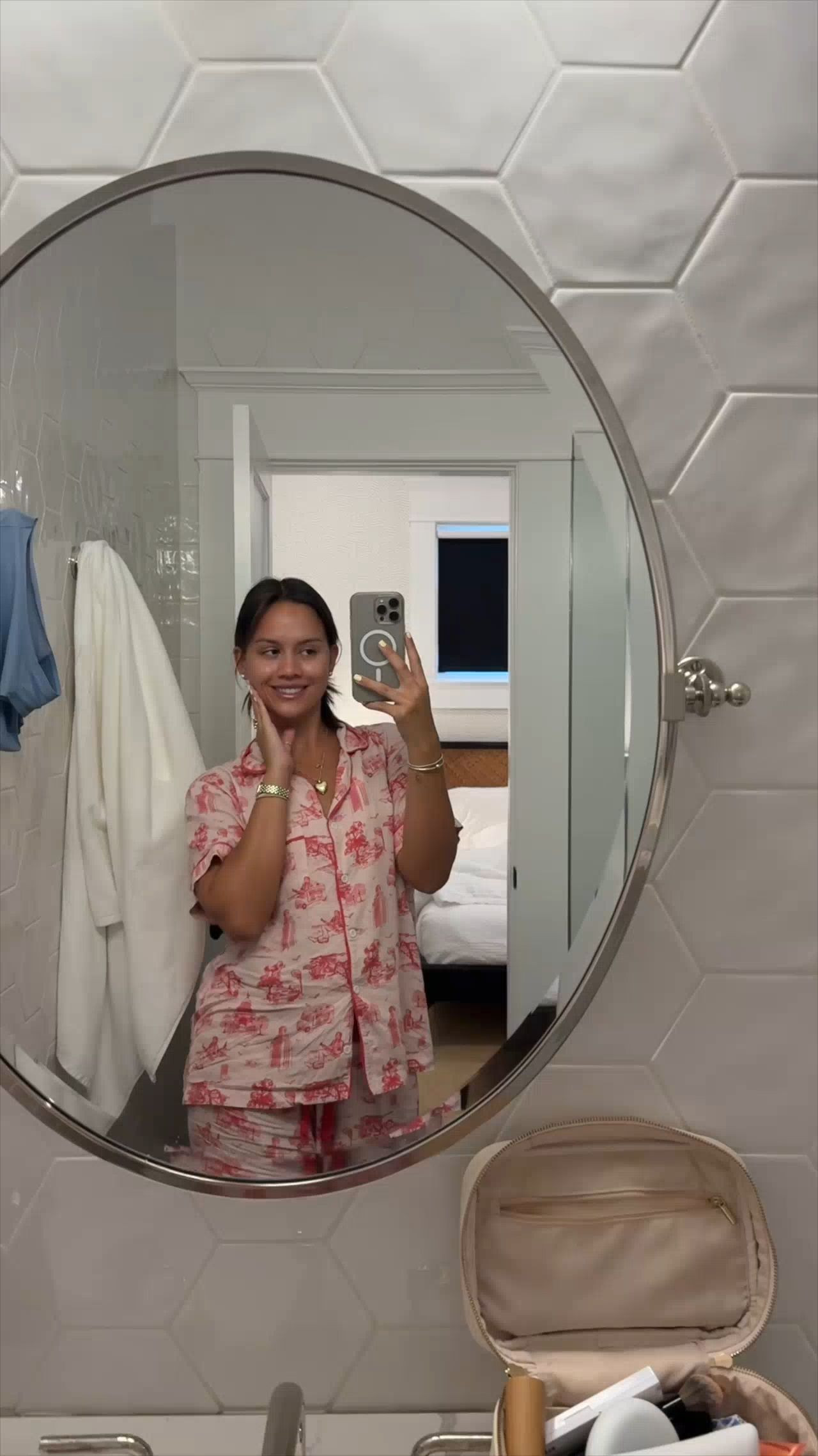 Day in my life as a full time content creator at UGA for rush!

Travel, pjs, ootd, sorority rush 

 #LTKU #LTKBeauty #LTKTravel