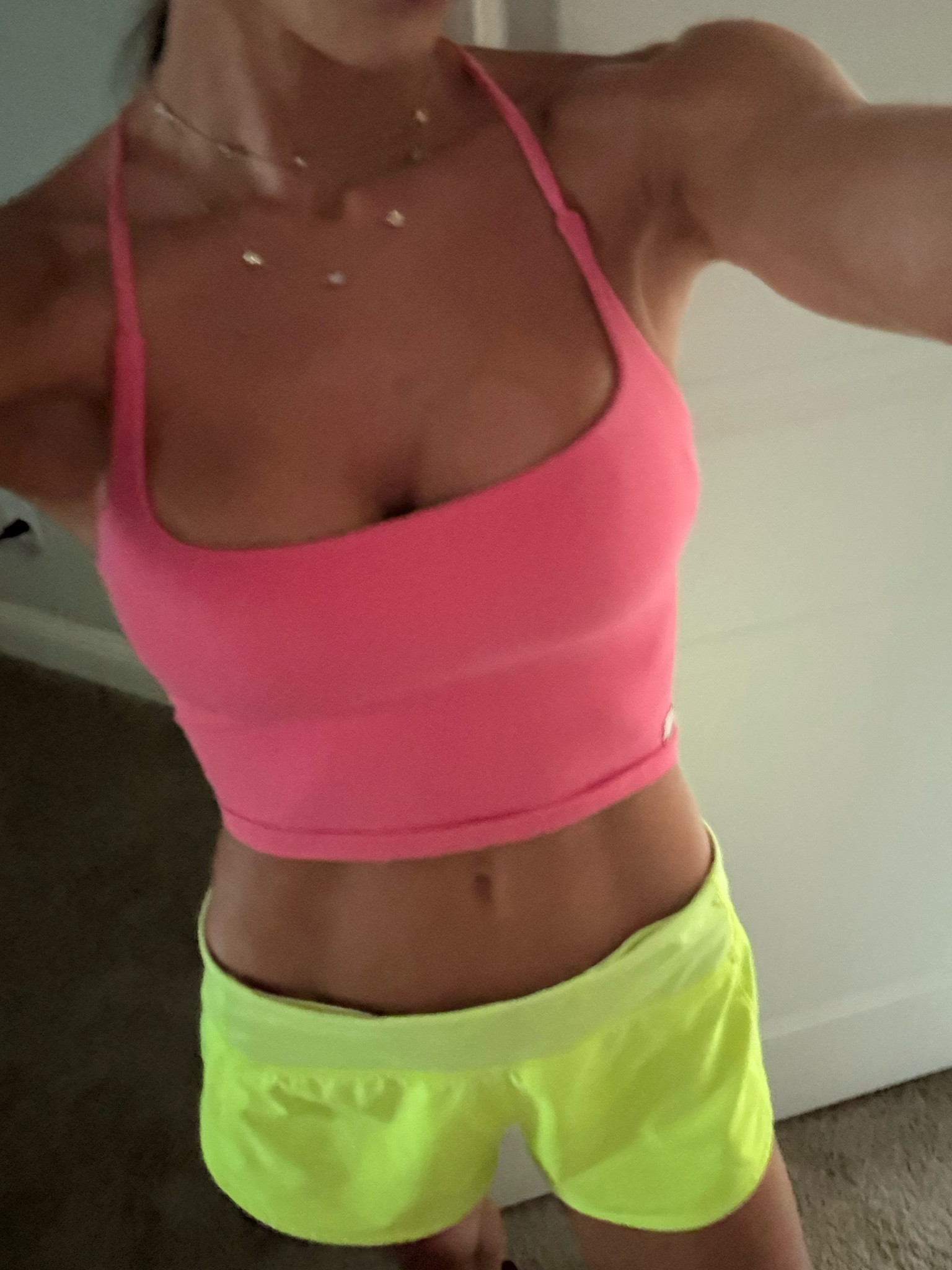 Workout tank size xs

#LTKSwim #LTKootd