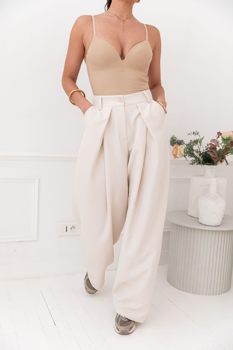 Pantalon écru taille haute à pinces wide leg - Pretty Wire | Pretty Wire