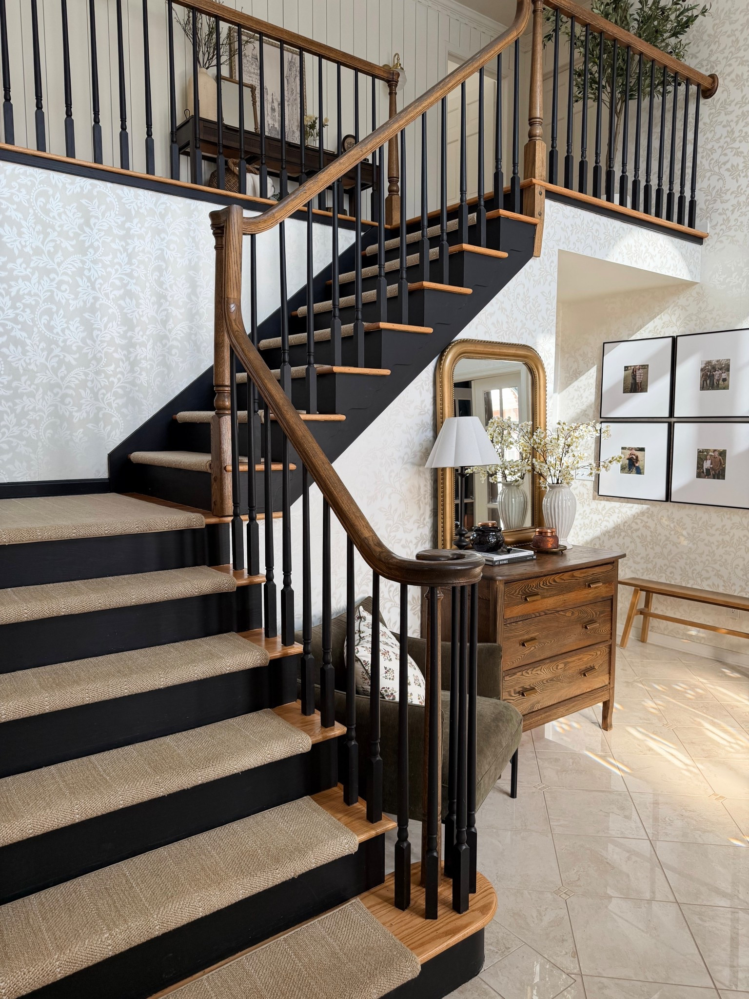 Foyer inspo!
Entryway inspo with staircase 

#LTKHome