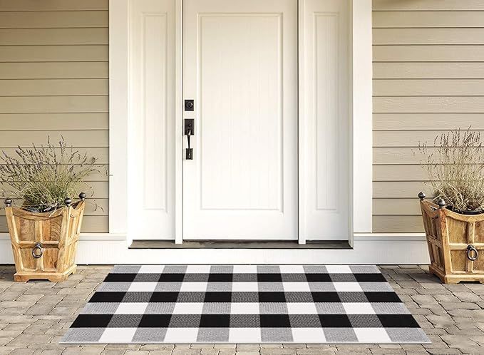 Syntus Buffalo Plaid Area Rug, 27.5 x 43.3 inch Kitchen Rug Black and White Cotton Outdoor Mat fo... | Amazon (US)