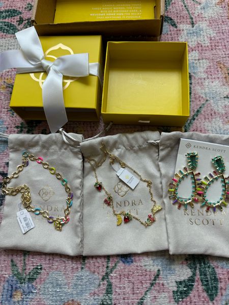 New Kendra Scott jewelry for summer 🍉 



#LTKStyleTip #LTKSeasonal #LTKFindsUnder100