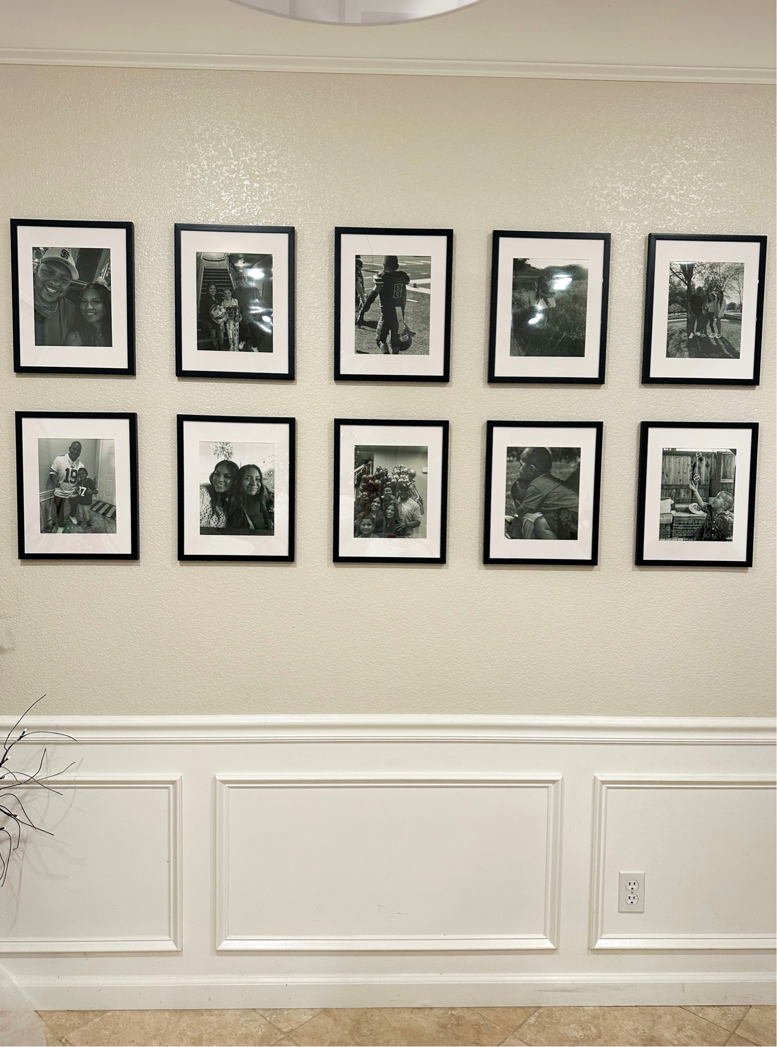 Just set up this gallery picture wall in my front living room and I love how it came out! And I love that I chose to do the pics in black and white instead of color. These are the 11 x 14 size and the pictures I had printed at 8 x 10 and I used the narrow command strips to hang them. Frames came in a pack of 5 and I like that it's plexi glass vs real glass. 

Home decor, black picture frames, Amazon frames, family photos, entry room, living room decor, family room decor

#LTKHome #LTKFamily #LTKStyleTip