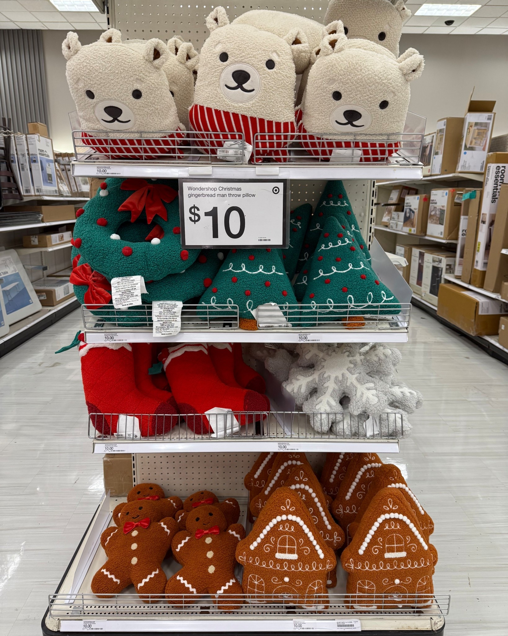 Holiday Wondershop pillows! 🎅🏼🎄