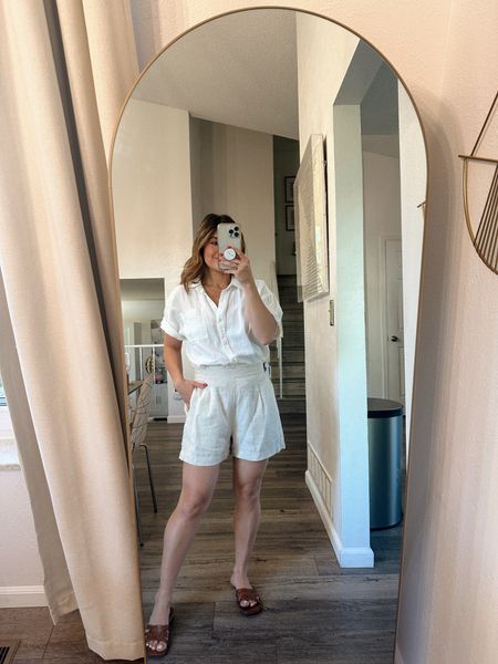 My summer uniform! These Madewell linen shorts are SO good! 
Shirt ( linked similar)
Shorts  size xs
Sandals are under $25! 


#LTKShoeCrush #LTKFindsUnder50 #LTKFindsUnder100