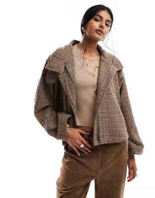 ASOS DESIGN cape swing crop trench in heritage check | ASOS | ASOS (Global)