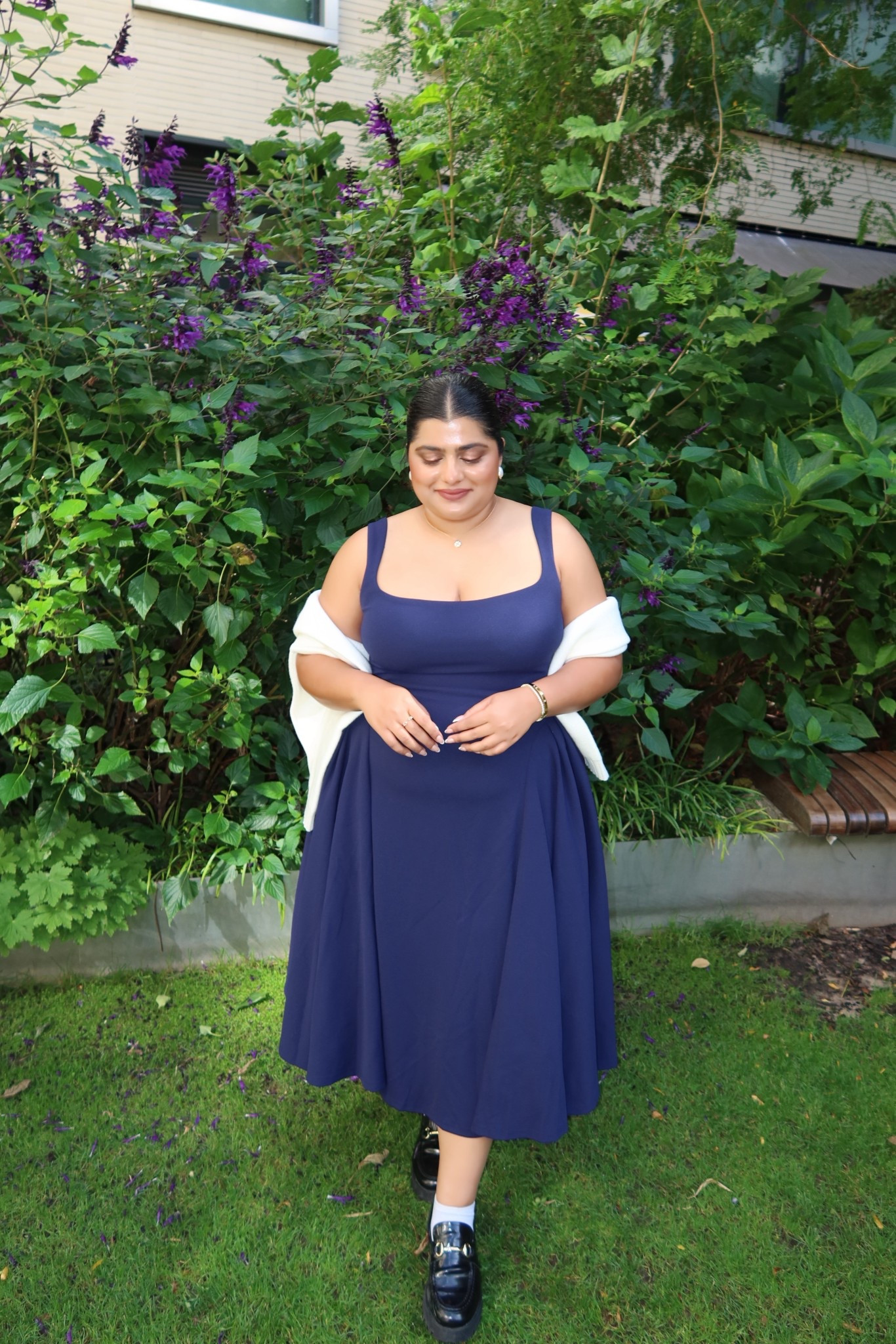 Navy Blue Dress that snatches you and gives you the perfect hourglass figure ✨