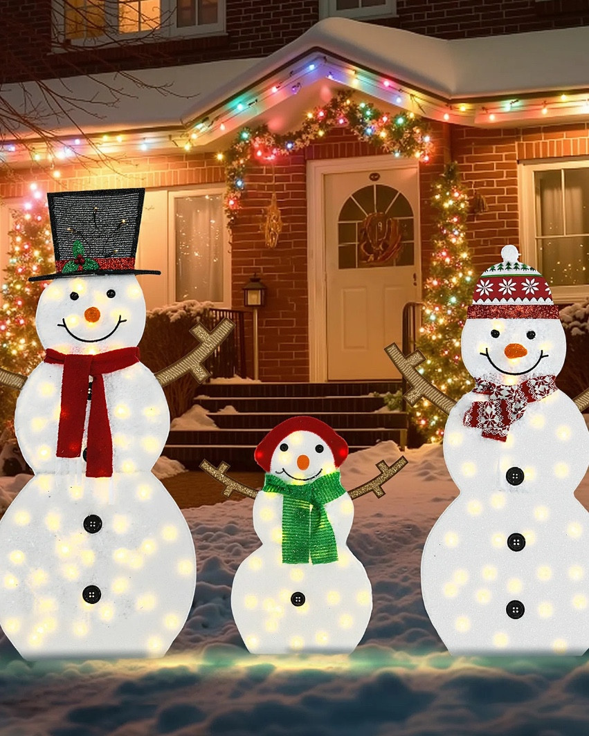 Christmas 2025 outdoor decor 

#LTKHome #LTKHoliday #LTKGiftGuide