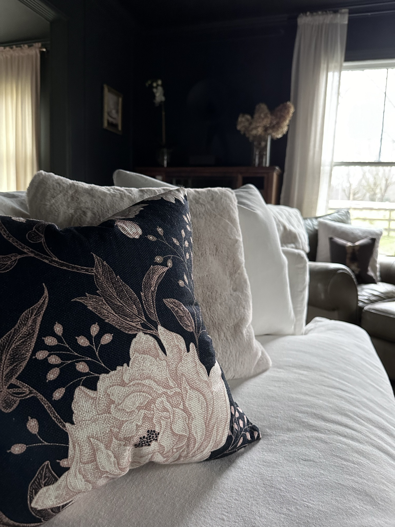Vintage moody pillow game on point 🫶🏼

#LTKhome